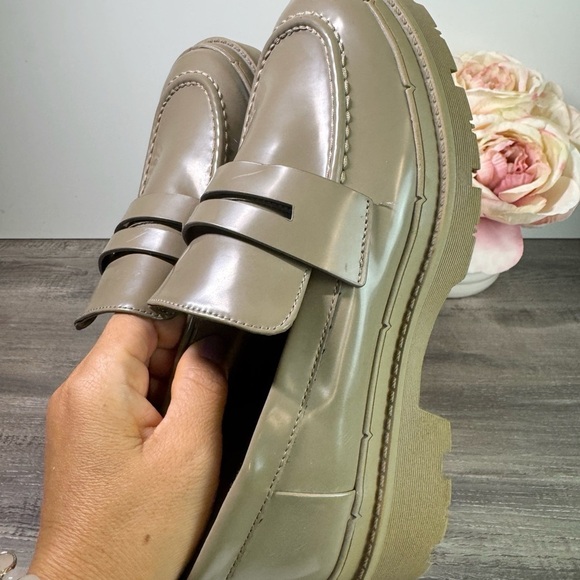 Zara Lugsole Glossy Loafers Womens EU37/US6.5-7 NWOT - Picture 4 of 8